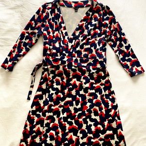 Ann Taylor wrap dress, A-Line, beautiful pattern of red, navy and white print